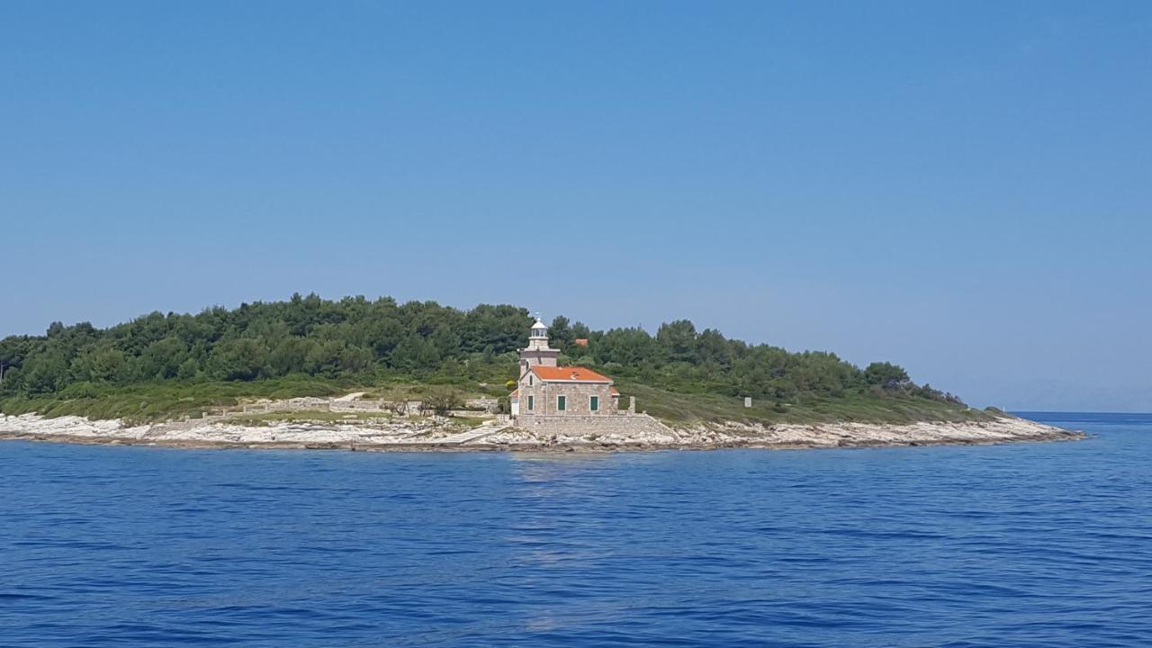 Holiday House Popovic Sućuraj Exteriör bild